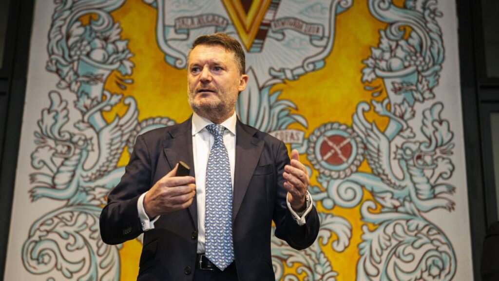 Lenovo cierra un año de éxitos en todos sus frente y se prepara para la caída del mercado