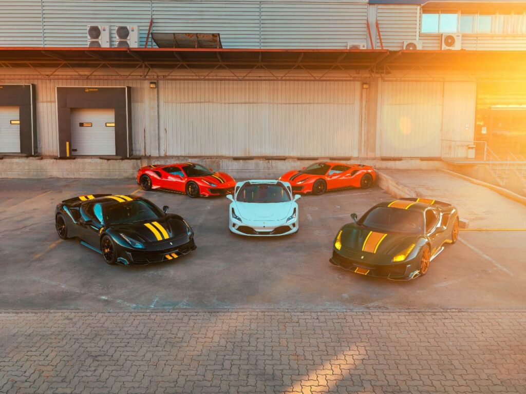 4 Ferrari 488 Italia y un F8 Tributo
