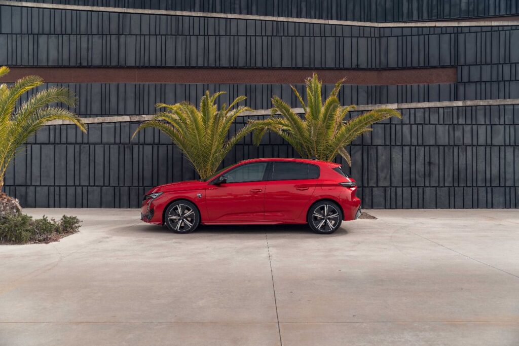 Peugeot 308 Hybrid 2022