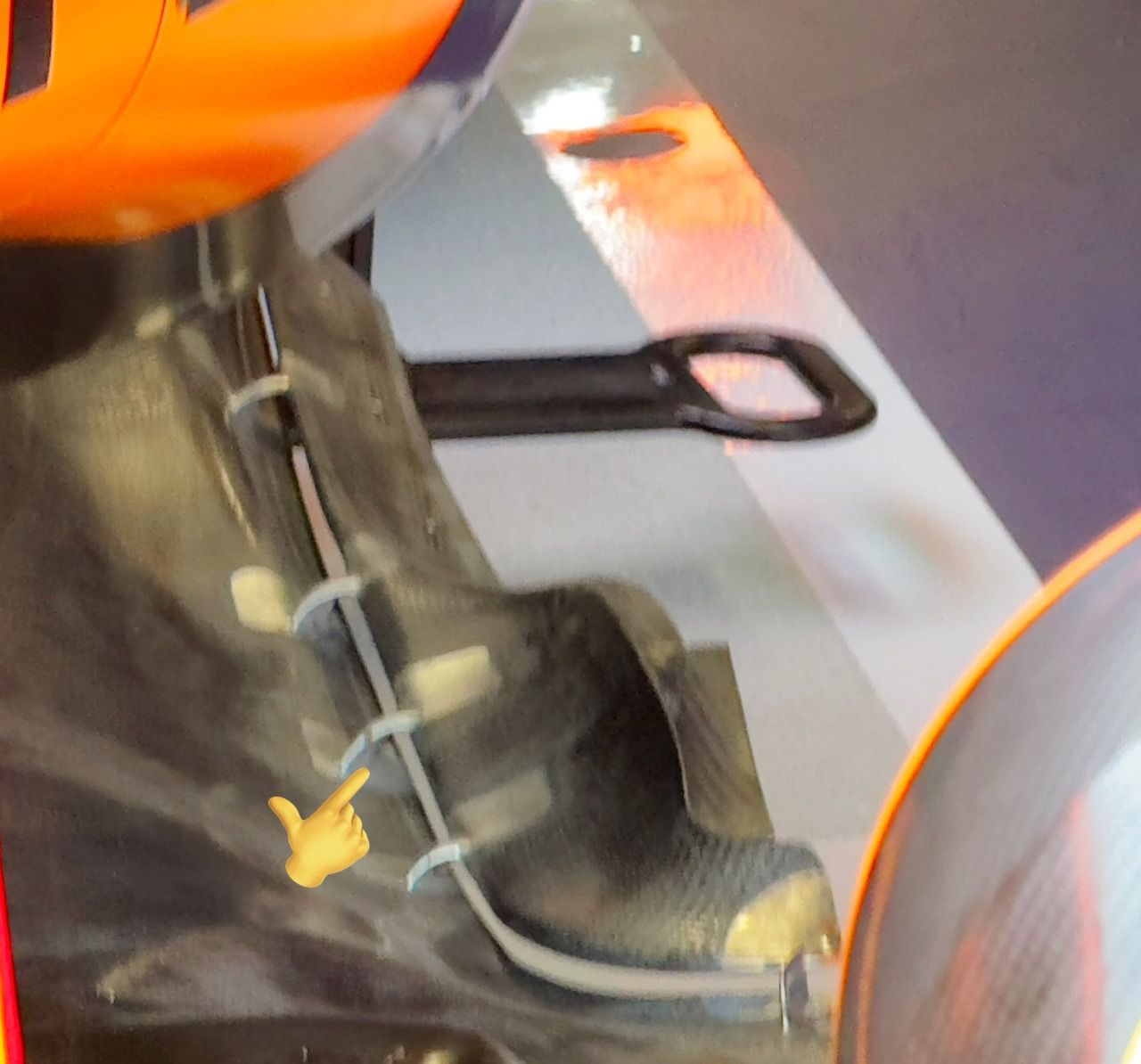 Nuevos soportes en el borde del suelo del MCL38