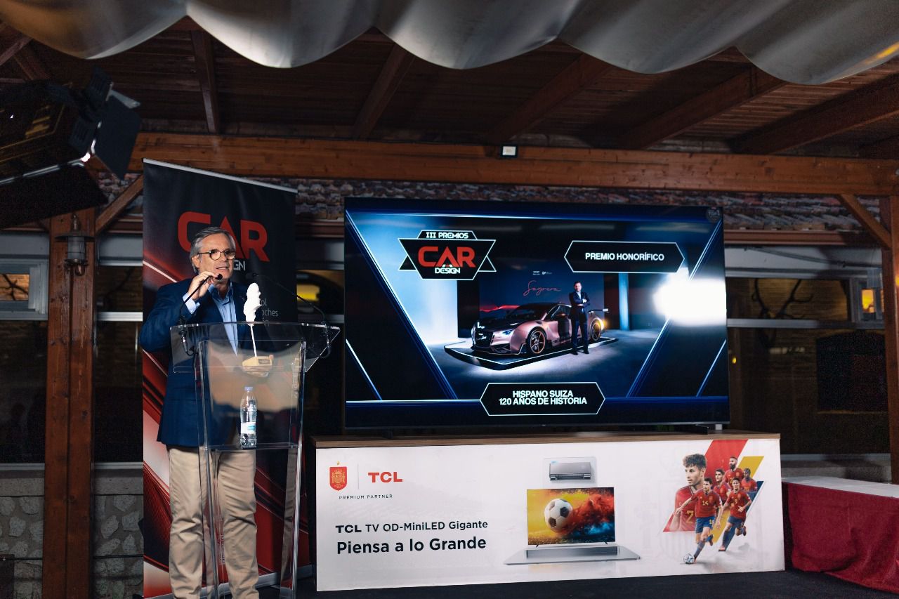 Francesc Arenas recibe el Premio Honorífico de Hispano Suiza por su trayectoria durante estos 120 años de historia