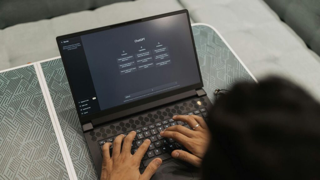 OpenAI actualiza GPT-4o con mejoras en la escritura creativa y en la capacidad de trabajar con archivos cargados