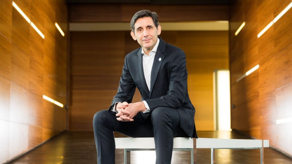 Álvarez-Pallete, un maratoniano que transformó una Telefónica comida por las deudas