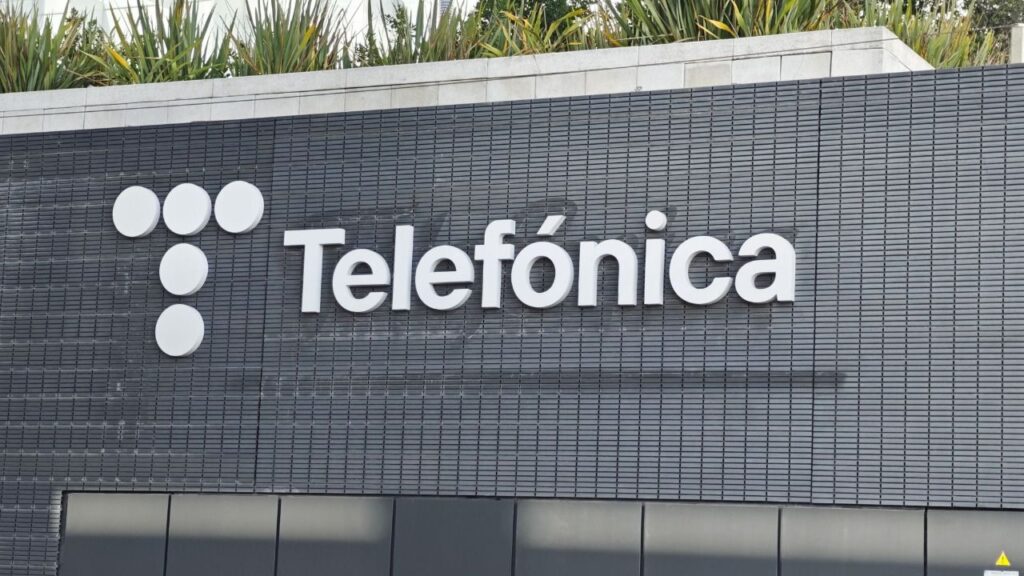 La SEPI amplía al 6% su participación en Telefónica