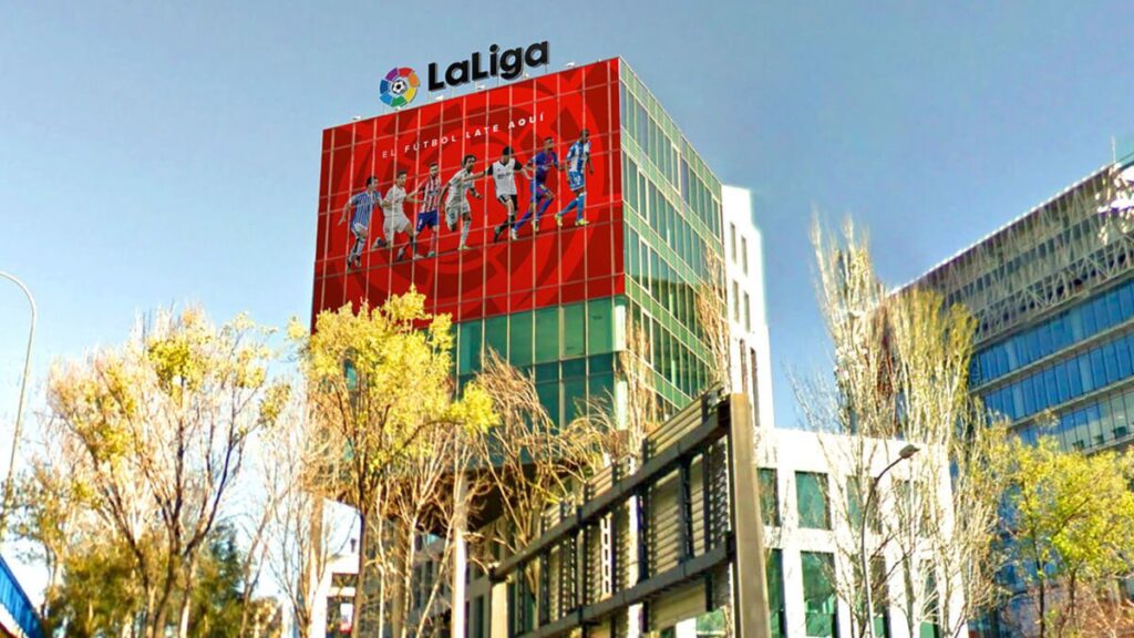 LaLiga avanza en su digitalización aliándose con Snapchat y creando una joint venture con Globant