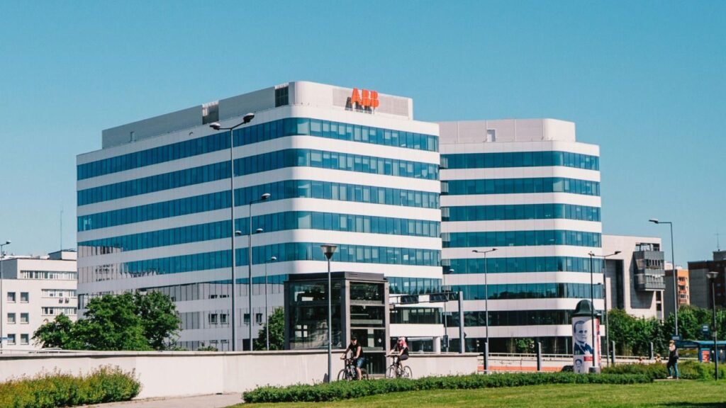 ABB prepara la escisión de su división de robótica