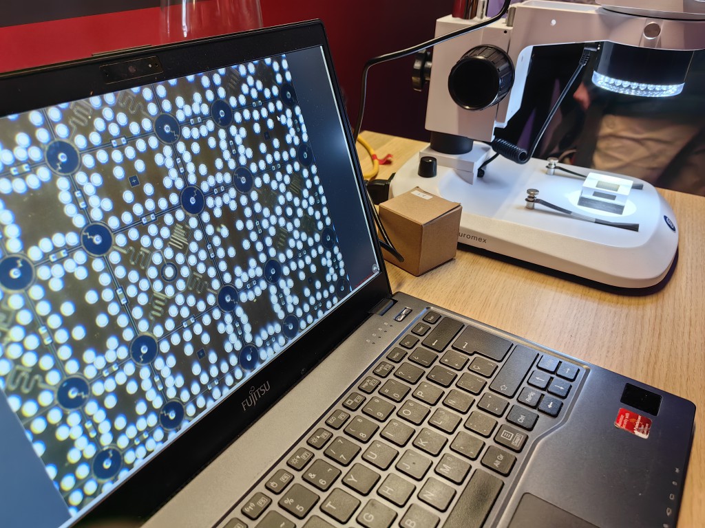 vista de un chip cuántico