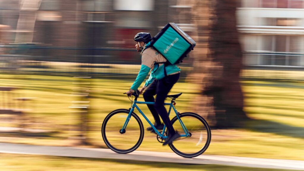 Deliveroo incorpora el pago instantáneo para sus riders