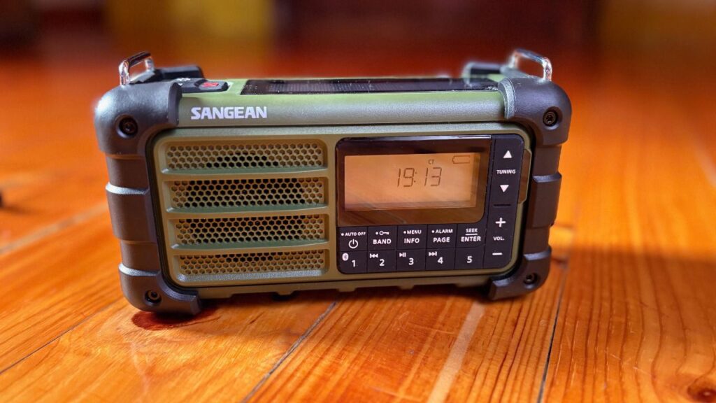 Prueba de la Sangean MMR-99, la radio del fin del mundo