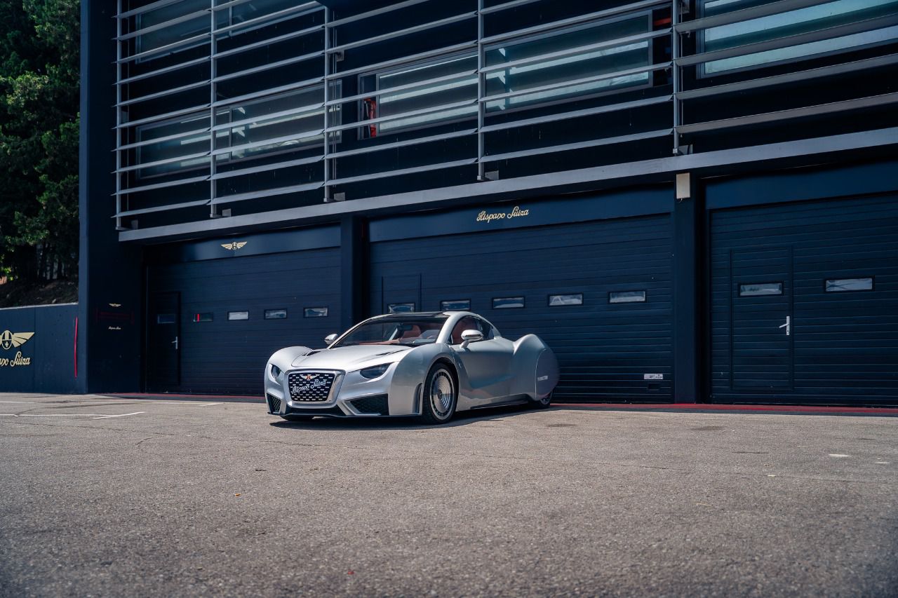 Hispano Suiza Carmen en el box (Autor: Aitor Puy)