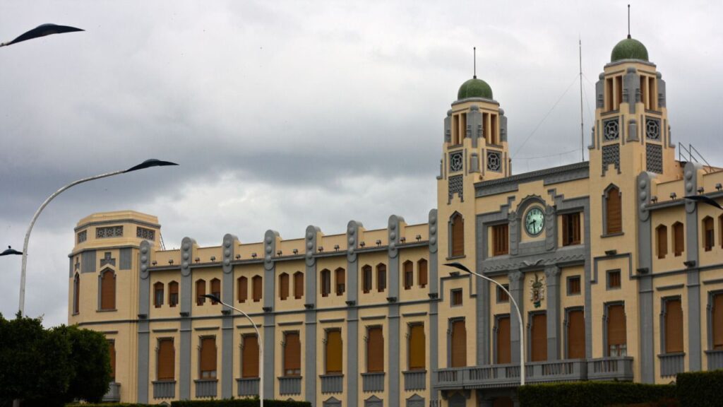 Caos digital en Melilla: la ciudad autónoma, paralizada por un colapso informático sin precedentes