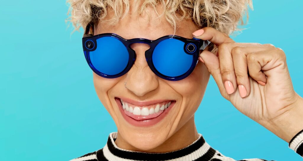 Snapchat redobla su apuesta por la realidad aumentada y anuncia sus primeras gafas inteligentes para el gran público