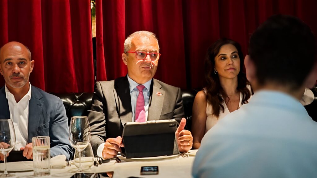 Oracle acelera su estrategia cloud e impulsará su infraestructura de inteligencia artificial en España