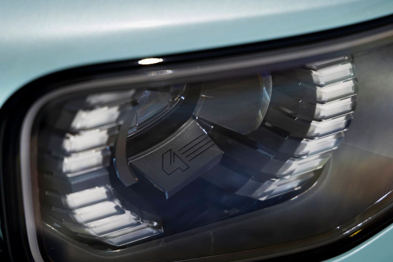 Detalles de los faros frontales del Renault 4 E-Tech