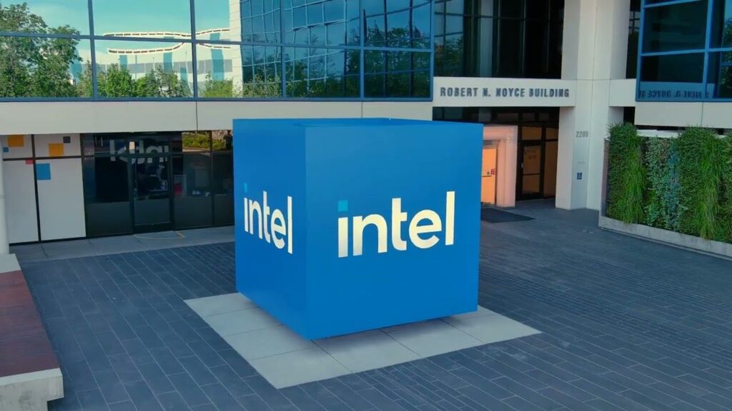 Intel pierde a otros tres consejeros en plena reestructuración
