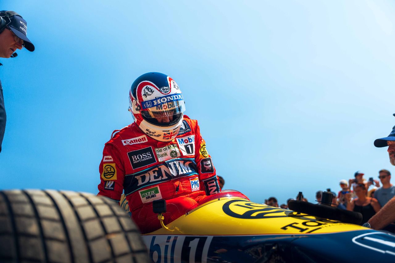 Nigel Mansell bajándose de su monoplaza Williams FW11 (Autor: Jorge El Busto)