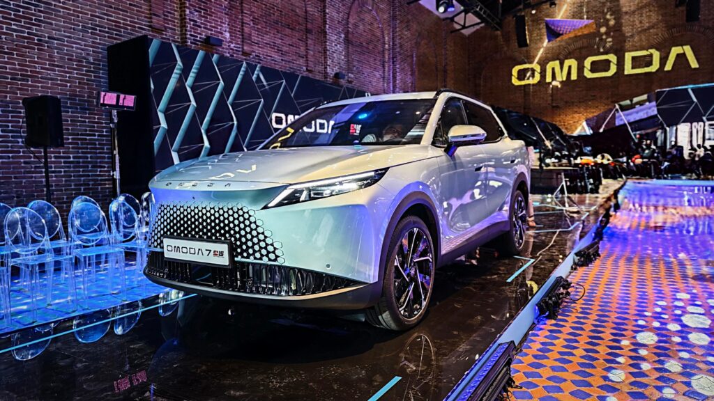 Omoda 7 SHS: el nuevo SUV híbrido enchufable apunta al corazón del mercado