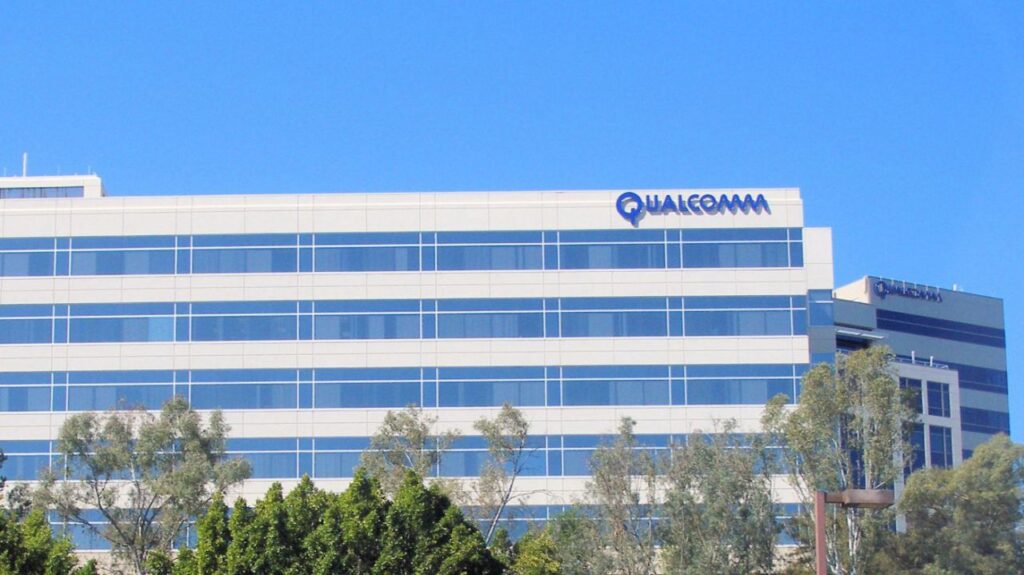 Qualcomm denuncia a Arm por presuntas prácticas anticompetitivas y lleva su guerra a tres continentes