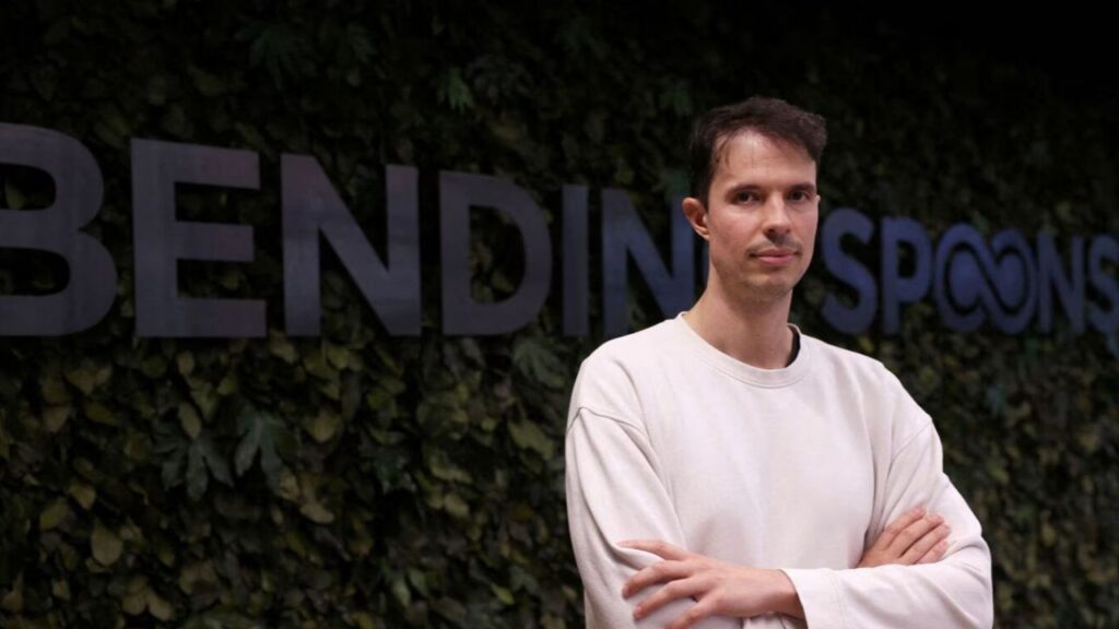 Quién es Bending Spoons: la firma italiana que conquista el software global con WeTransfer y Vimeo y ahora se prepara para comprar AOL