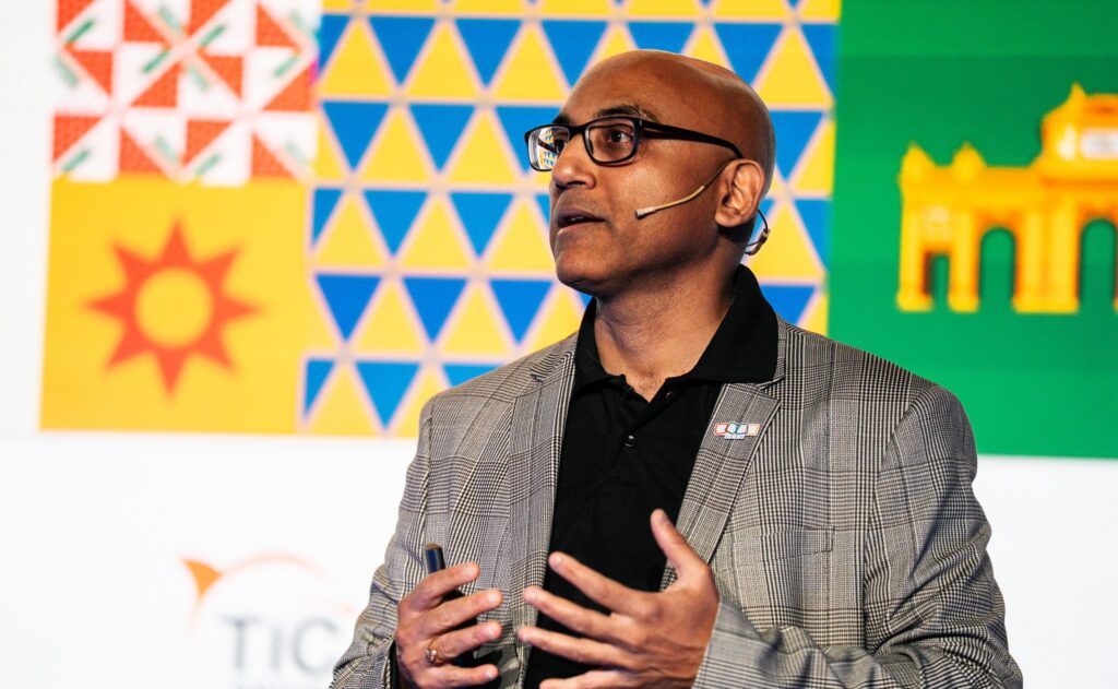 Zoho impulsa la digitalización empresarial en España: de la formación a la inteligencia colaborativa