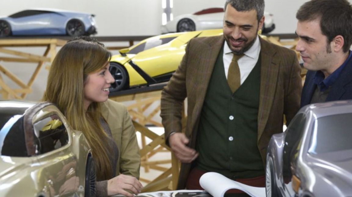 Jorge Díez en el estudio de diseño de la marca alemana liderado por Walter de Silva